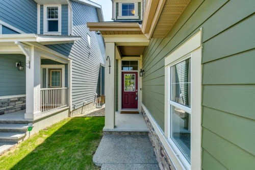 33 Sundown Grove, Cochrane, AB 