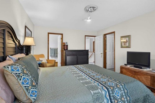 9867 Hidden Valley Drive Nw, Calgary, AB 