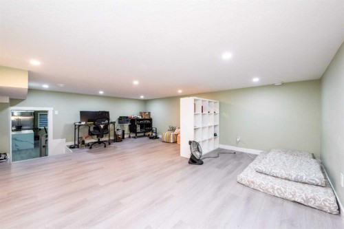 6 Strathridge Lane Sw, Calgary, AB 