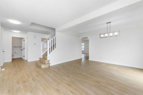 28 Coral Reef Link Ne, Calgary, AB 