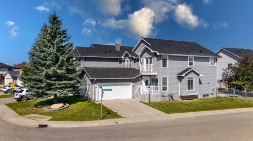 28 Coral Reef Link Ne, Calgary, AB 