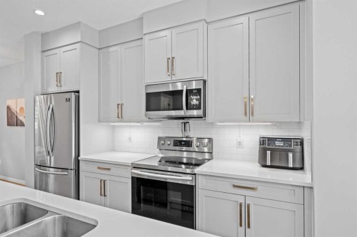 3304 2 Street Ne, Calgary, AB 