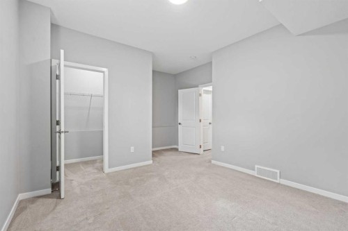 3304 2 Street Ne, Calgary, AB 
