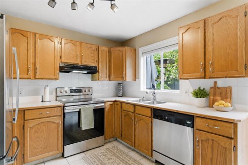 90 Coventry Lane Ne, Calgary, AB 