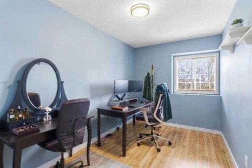 90 Coventry Lane Ne, Calgary, AB 