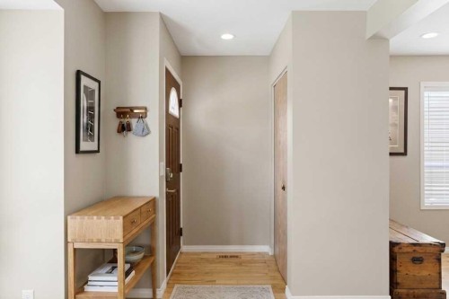 90 Coventry Lane Ne, Calgary, AB 