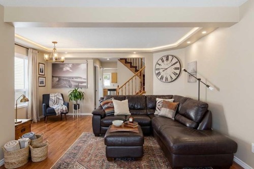 90 Coventry Lane Ne, Calgary, AB 