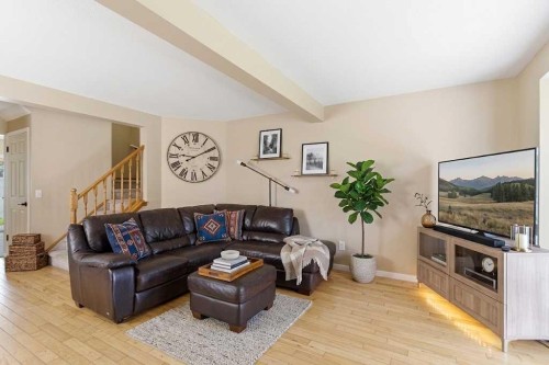 90 Coventry Lane Ne, Calgary, AB 