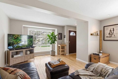 90 Coventry Lane Ne, Calgary, AB 