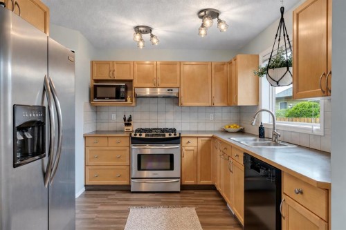 15 Eversyde Heath Sw, Calgary, AB 