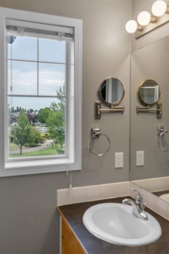15 Eversyde Heath Sw, Calgary, AB 