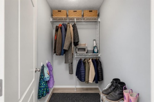 15 Eversyde Heath Sw, Calgary, AB 