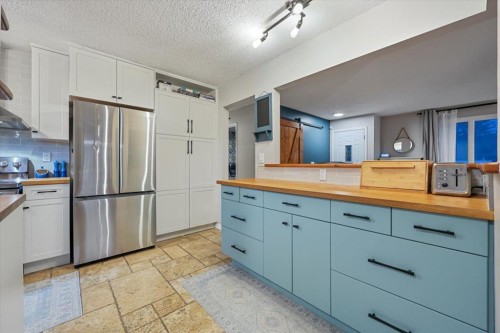 363 Queensland Drive Se, Calgary, AB 