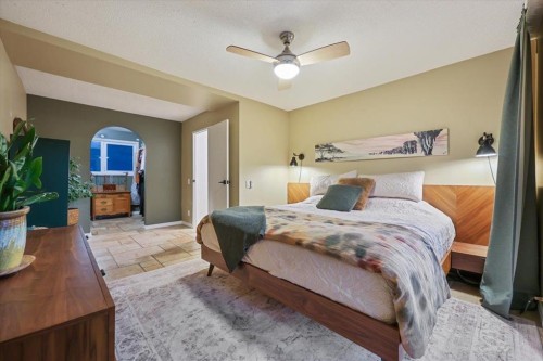 363 Queensland Drive Se, Calgary, AB 