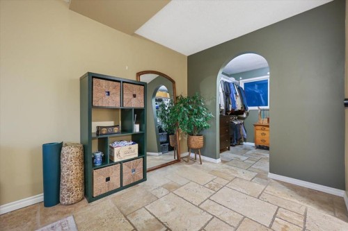 363 Queensland Drive Se, Calgary, AB 