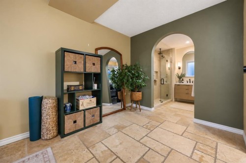 363 Queensland Drive Se, Calgary, AB 