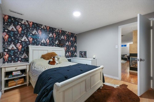 363 Queensland Drive Se, Calgary, AB 
