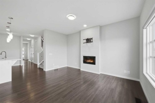 186 Carringvue Park Nw, Calgary, AB 