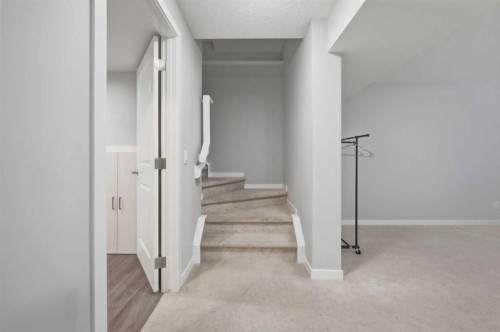 186 Carringvue Park Nw, Calgary, AB 
