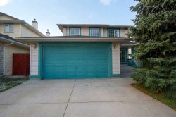 70 Schooner Close NW Calgary, AB T3L 1Z3