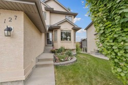 127 Edgeridge Close NW Calgary, AB T3A 6K4
