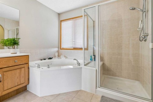127 Edgeridge Close Nw, Calgary, AB 