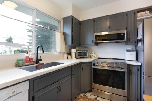412 78 Avenue Ne, Calgary, AB 