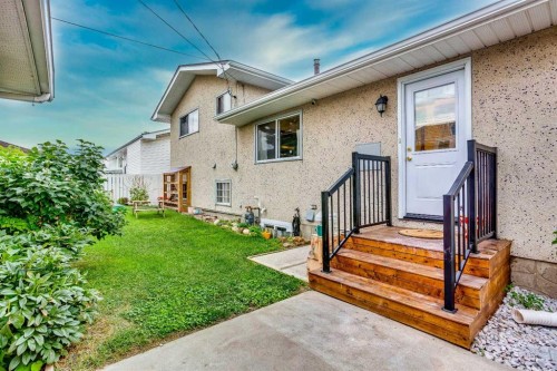 412 78 Avenue Ne, Calgary, AB 