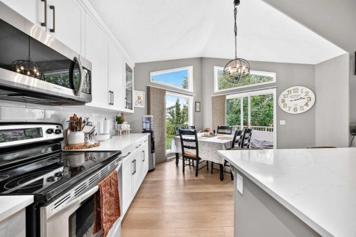 27 Lloyd Crescent Ne, Langdon, AB 
