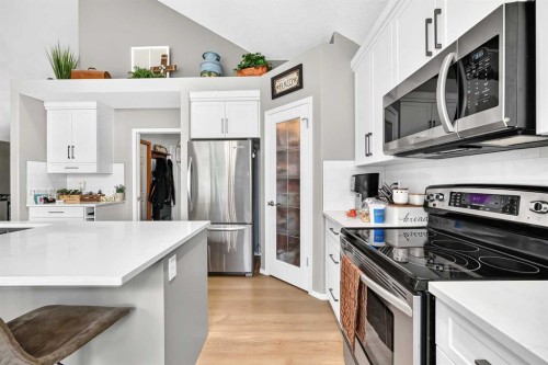 27 Lloyd Crescent Ne, Langdon, AB 
