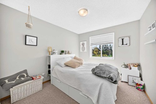 27 Lloyd Crescent Ne, Langdon, AB 