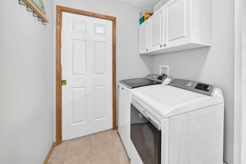 27 Lloyd Crescent Ne, Langdon, AB 