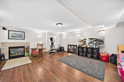27 Lloyd Crescent Ne, Langdon, AB 