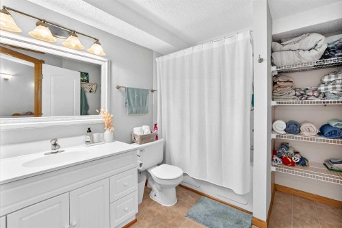 27 Lloyd Crescent Ne, Langdon, AB 