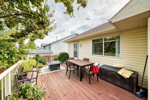 27 Lloyd Crescent Ne, Langdon, AB 