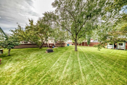 27 Lloyd Crescent Ne, Langdon, AB 