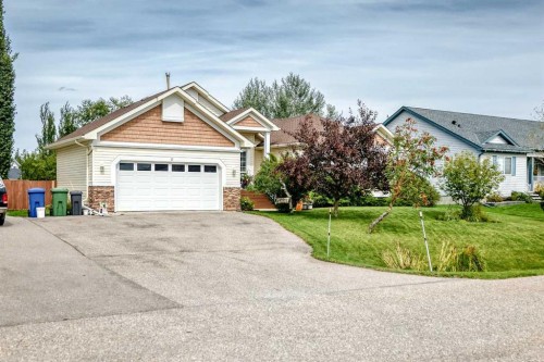 27 Lloyd Crescent Ne, Langdon, AB 