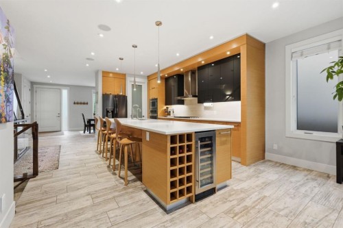 2418 24A Street Sw, Calgary, AB 