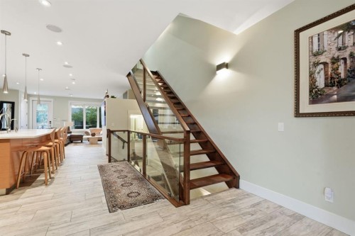 2418 24A Street Sw, Calgary, AB 