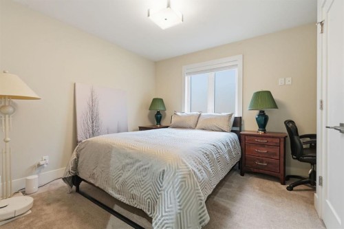 2418 24A Street Sw, Calgary, AB 