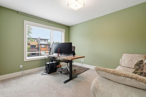2418 24A Street Sw, Calgary, AB 