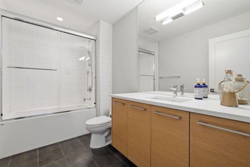 2418 24A Street Sw, Calgary, AB 
