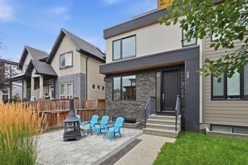 2418 24A Street Sw, Calgary, AB 