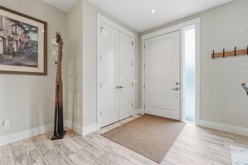 2418 24A Street Sw, Calgary, AB 