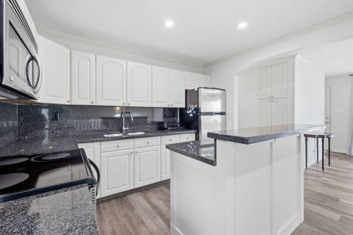 327 94 Avenue Se, Calgary, AB 
