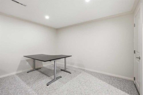 327 94 Avenue Se, Calgary, AB 