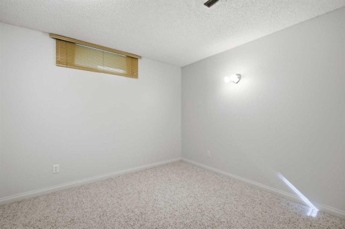 327 94 Avenue Se, Calgary, AB 