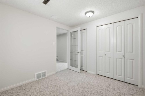 327 94 Avenue Se, Calgary, AB 