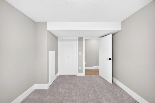 635 104 Avenue Sw, Calgary, AB 