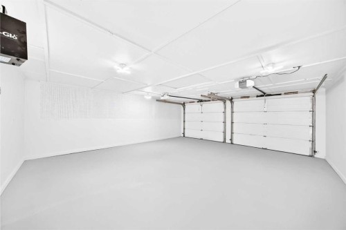 635 104 Avenue Sw, Calgary, AB 